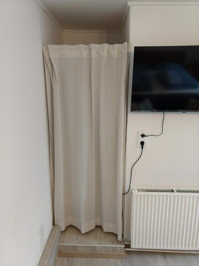 Ruhige, Gemuetliche 1-Zimmer Gartenwohnung Fuer 2 Erwachsene Lübeck Buitenkant foto